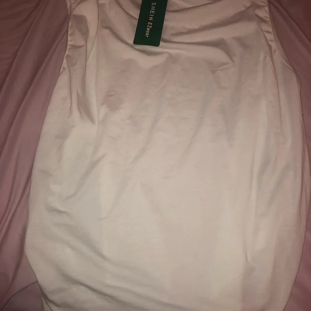 Tank top - Picture 6 of 7